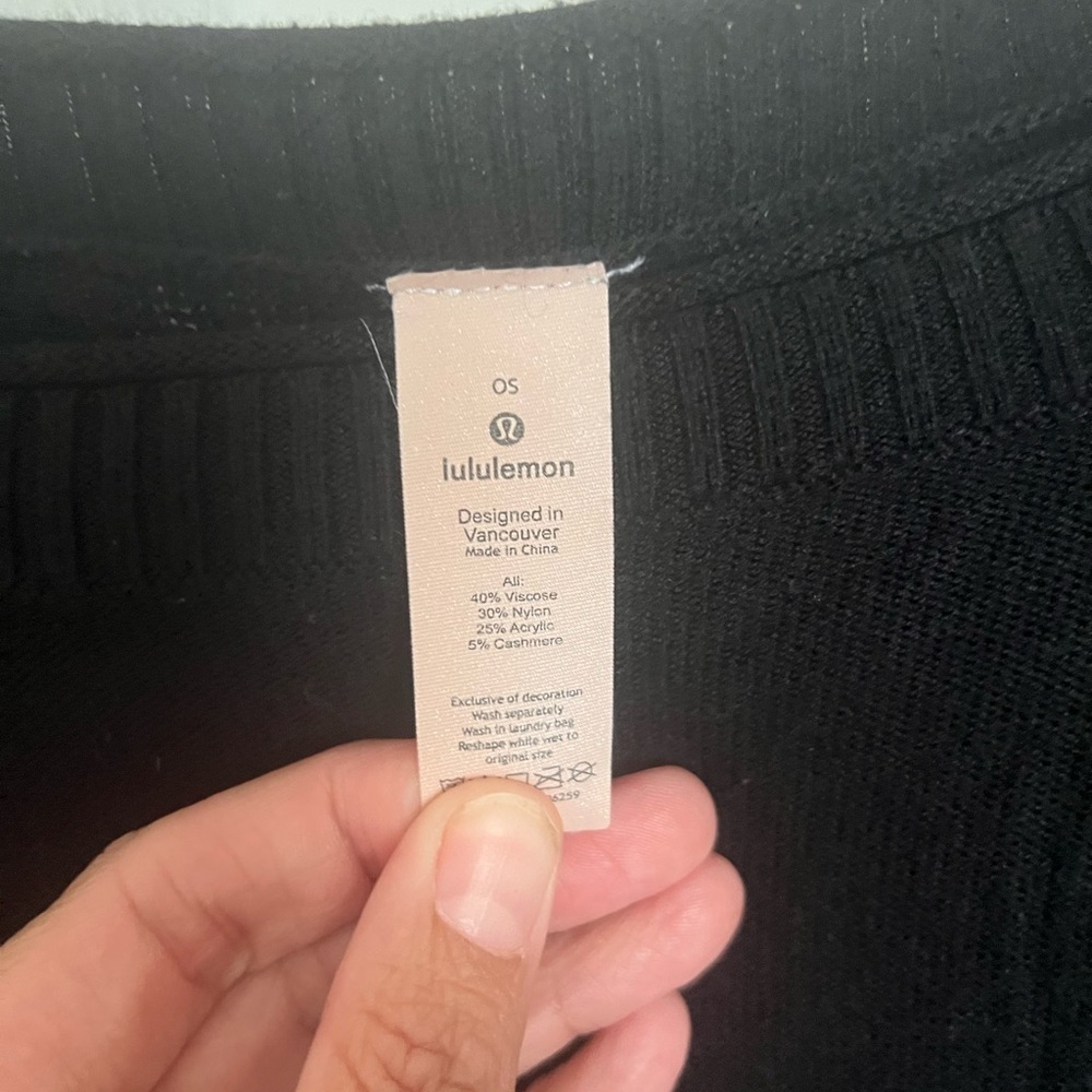 lululemon athletica cashmere blend Black Cape - Picture 2 of 3